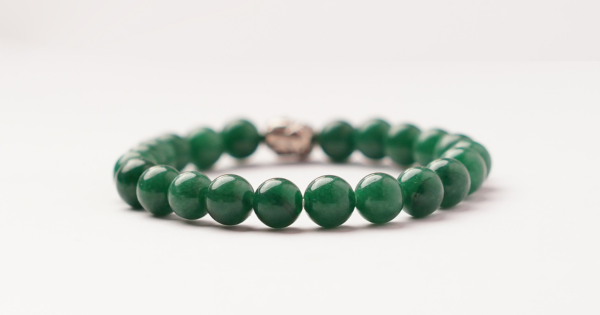 Why wear jade bangle on left hand deals