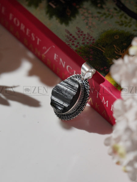 Black tourmaline Pendant The Zen Crystals