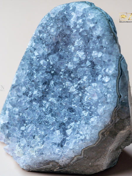 close up of Amethyst cluster | The zen crystals