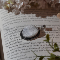 vintage pendant the zen crystals