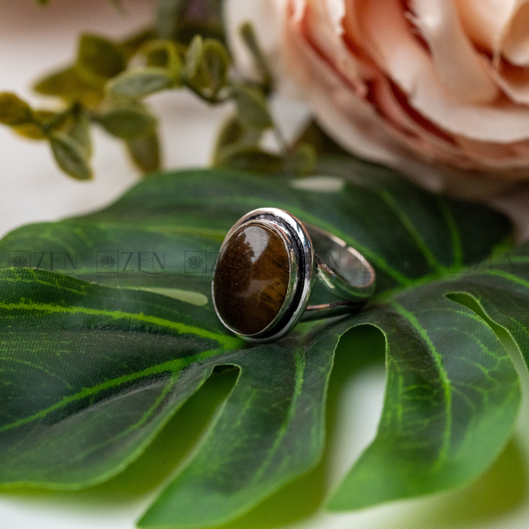 Eye stone discount ring