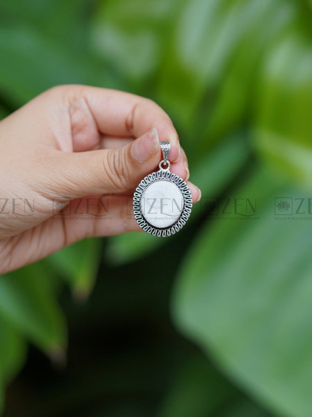 Gomati Chakra pendant benefits The Zen Crystals