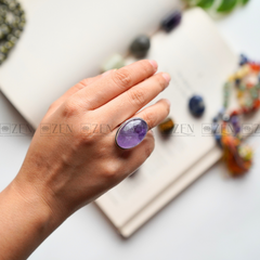 hand close up of Amethyst Ring | The Zen Crystals