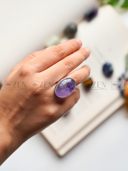hand close up of Amethyst Ring | The Zen Crystals