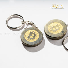 Close-up of Pyrite Bitcoin – Keychain showcasing natural pyrite chunks and bitcoin emblem