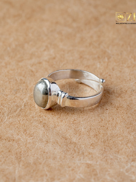 Pyrite silver ring | the zen crystals