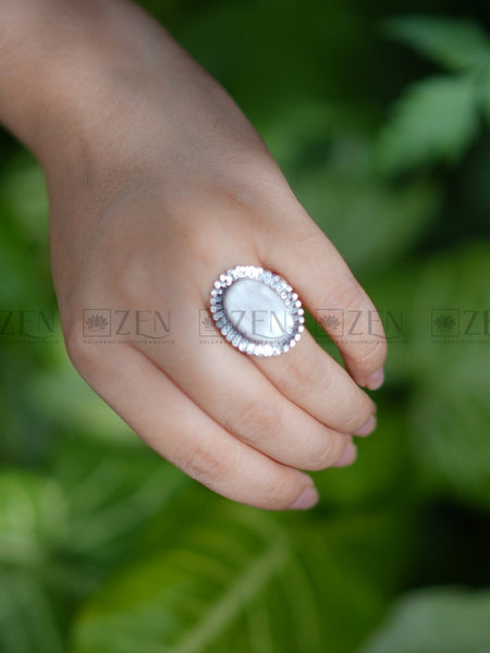 healing selenite crystal ring | The Zen Crystals