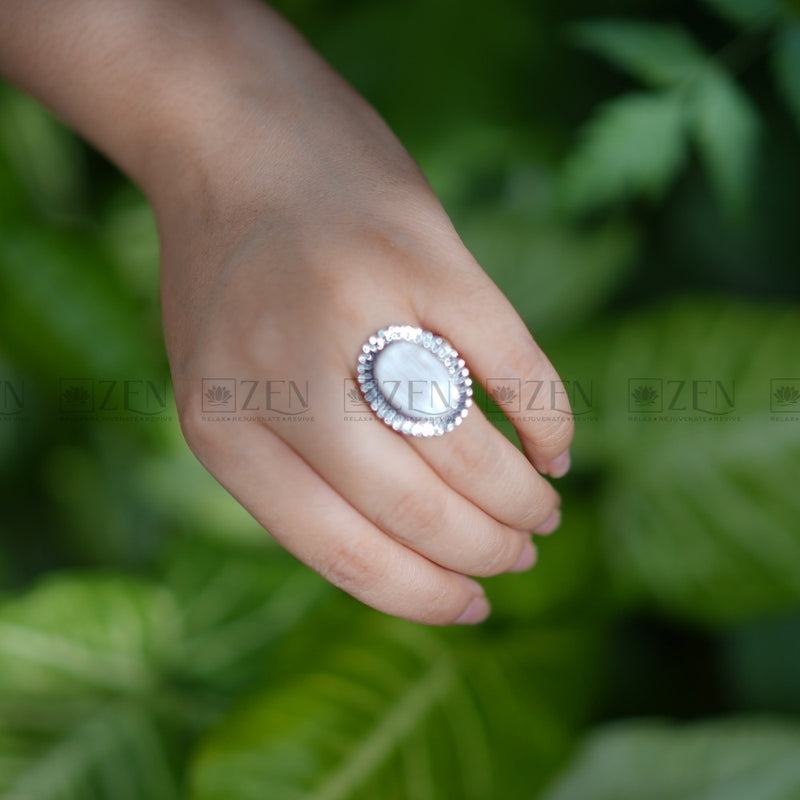 healing selenite crystal ring | The Zen Crystals