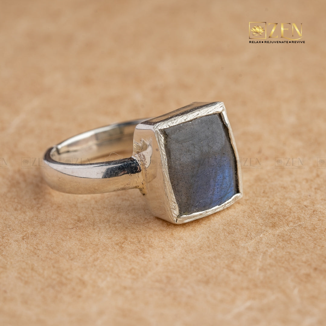 Labradorite ring | the zen crystals