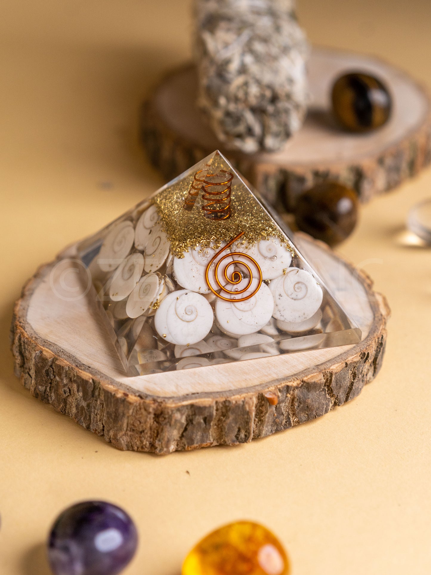 Zen Gomti Chakra Orgonite Pyramid | Prosperity, Financial Stability & Abundance The Zen Crystals